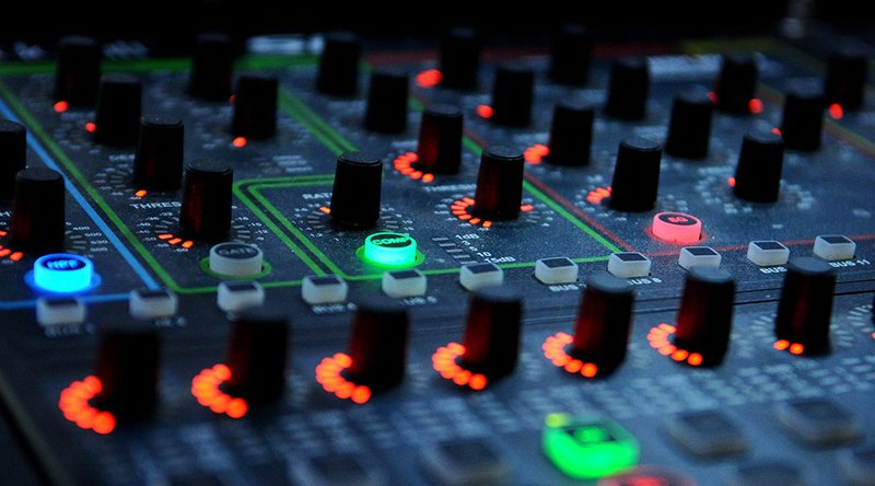 Three Startups Trying to Transform the Music Industry Using the Blockchain 1