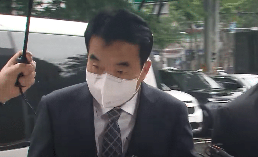 Won Young-sik outside a South Korean court.