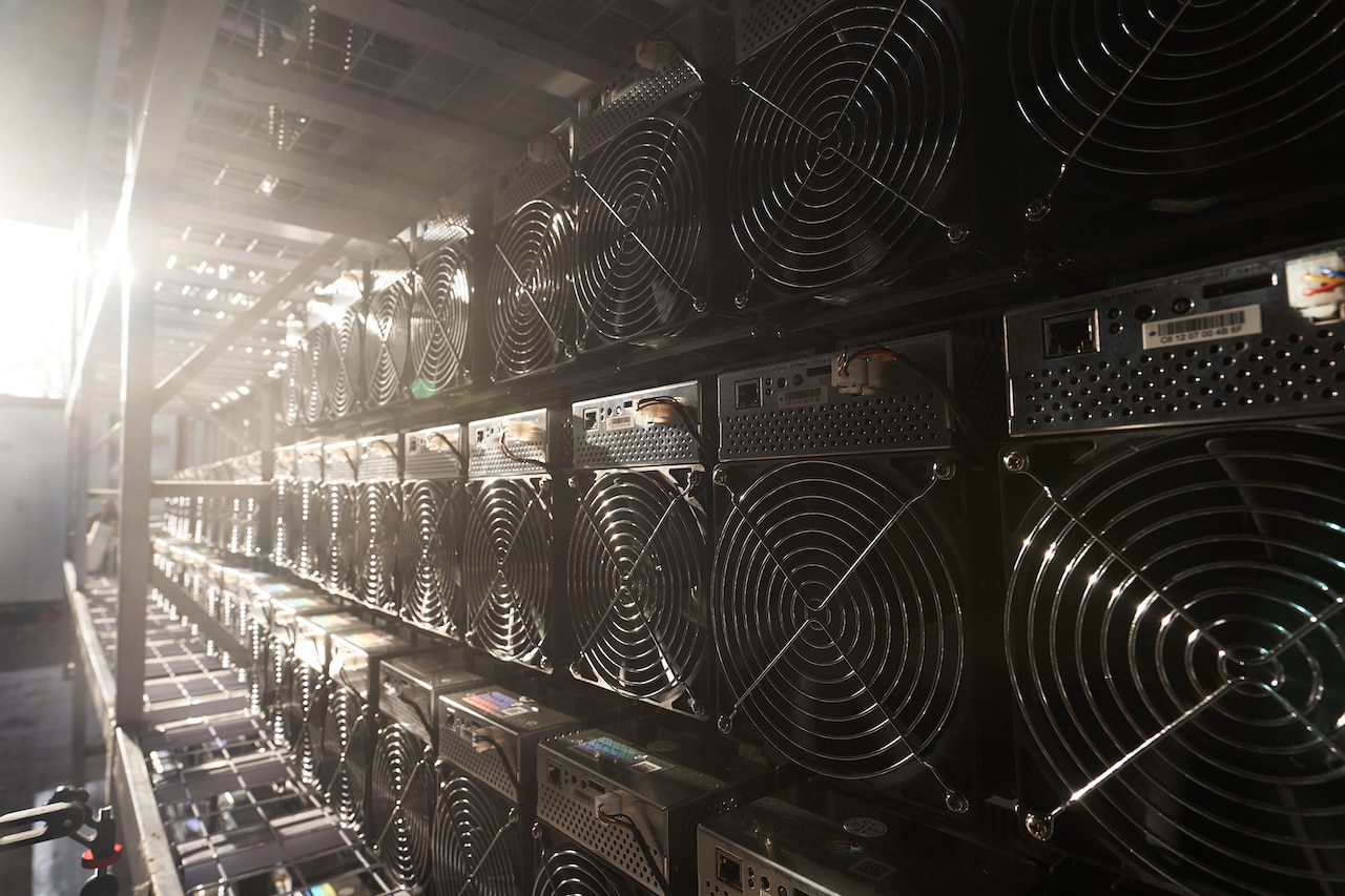 Bitcoin mining machines