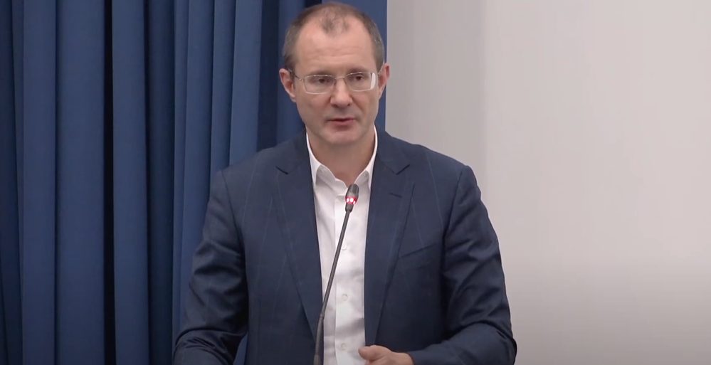 فلاديمير تشيستيوخين يتحدث للجمهور