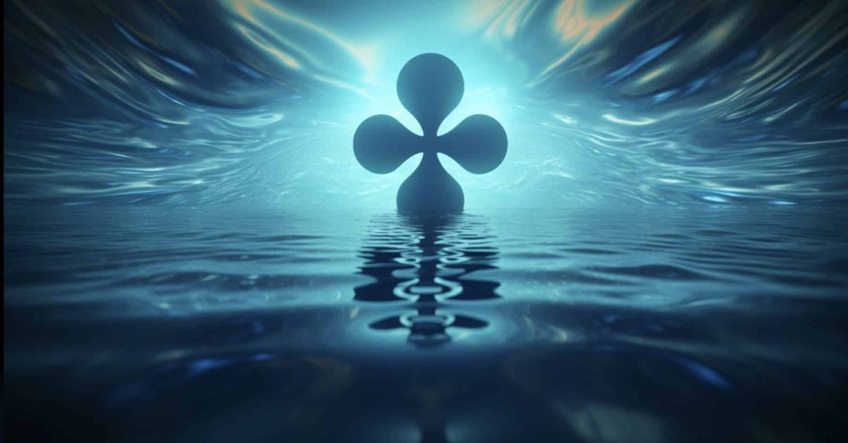 水面に浮かび上がるリップル(XRP)のロゴ