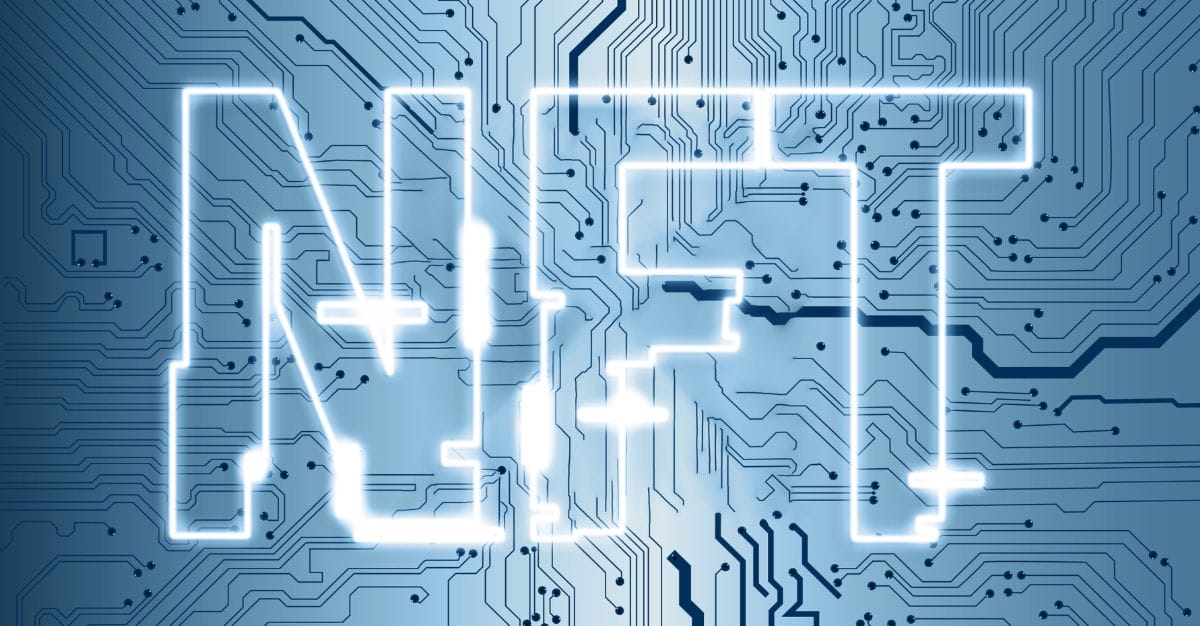 白い文字で浮かび上がったNFTという文字