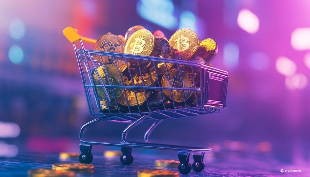 عربة تسوق صغيرة تحوي عملات بيتكوين معدنية