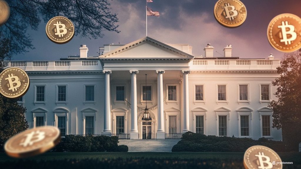 البيت الأبيض يعلوه العلم الأمريكي وحوله عملات ذهبية تحمل شعار بيتكوين