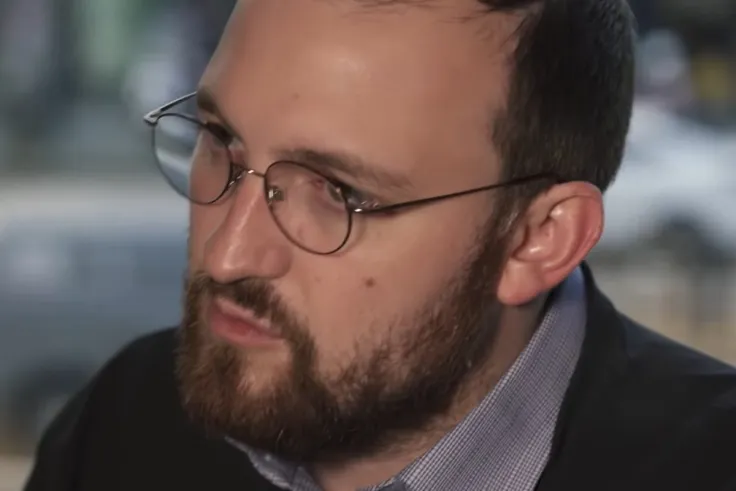 Charles Hoskinson Compares Present Crypto Industry to Weird Meme of Glue Invention