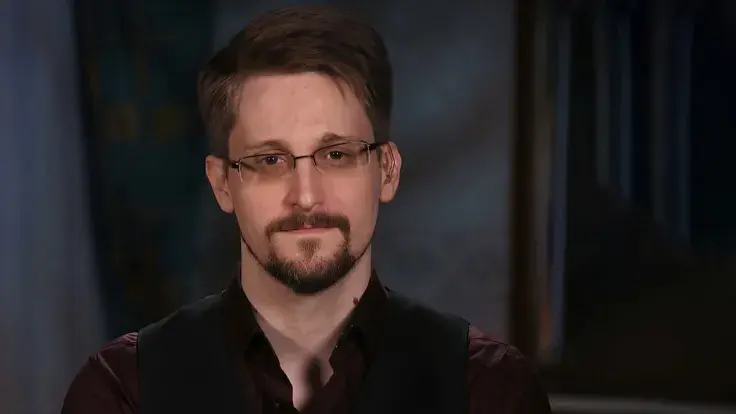 Edward Snowden Bullish on Bitcoin, Highlights What It Can Fix