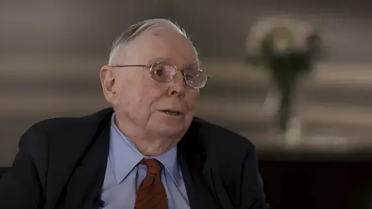 Warren Buffett’s Right-Hand Man Says Crypto Is “Massively Stupid”
