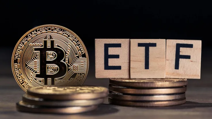 Is Bitcoin ETF Decision Going to Be Delayed? Key Expert Weighs In on Rumors