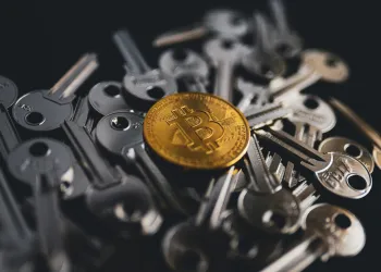 Bitcoin Cae en Picada: ¿Pánico o la Tormenta Perfecta para un Repunte?