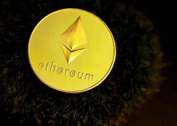 Ballena de Ethereum Mueve $800 Millones a Staking: ¿Señales Alcistas para ETH?