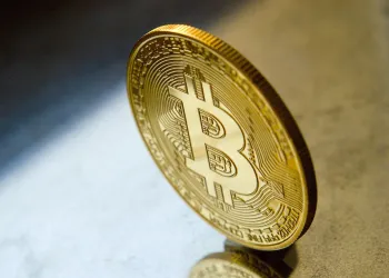 Bitcoin al borde del abismo: ¿Rally alcista o caída a $100,000?
