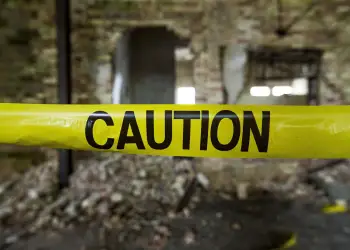 bitcoin altcoins caution