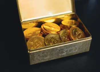 Understanding Bitcoin UTXO: Mid-To-Long Term Holders Responsible For November Correction