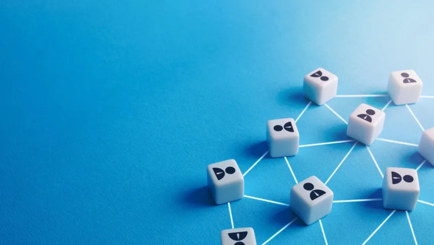 Uniswap decentralizing