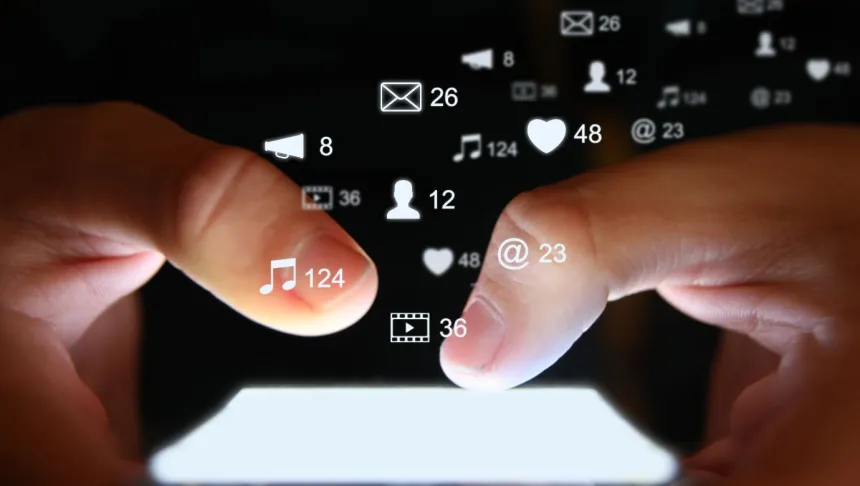 Arbitrum social media