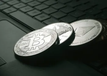 Altcoins riskeren 'rektember' - herhaalt de geschiedenis of komt er een verrassing?