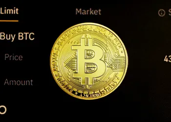 Bitcoin Holds $117,500 On Retail Support While Whales Stay Quiet – Cause For Concern?