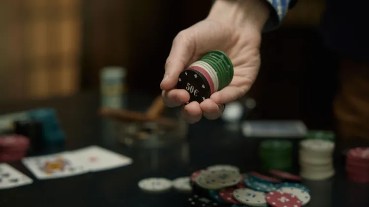 Кори Айринг запускает рождественский фриролл на $30 000