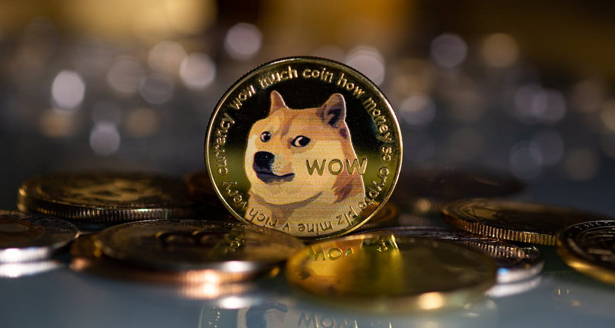 Dogecoin koers: van meme naar $0,50 -wat moet er gebeuren?